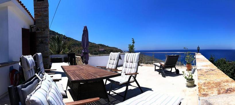 Astra-Ferienhaus Mit Grosser Dachterrasse Und Top-Ausstattung In Nas Armenistis  Luaran gambar