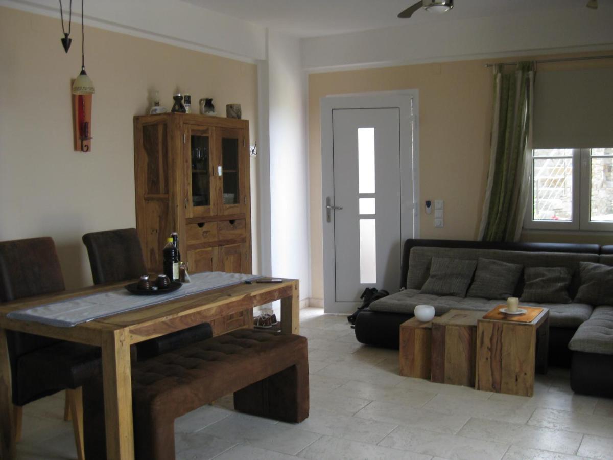 Astra-Ferienhaus Mit Grosser Dachterrasse Und Top-Ausstattung In Nas Armenistis  Luaran gambar