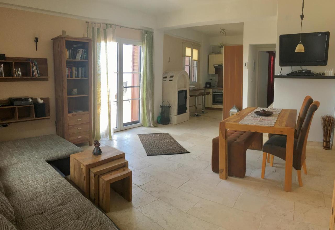 Astra-Ferienhaus Mit Grosser Dachterrasse Und Top-Ausstattung In Nas Armenistis  Luaran gambar